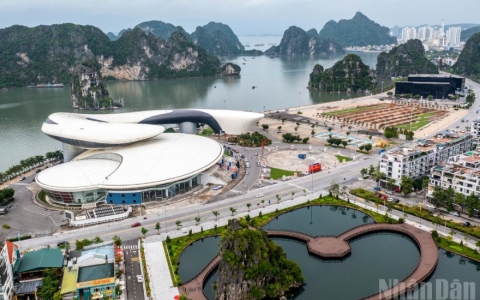 Th&uacute;c đẩy du lịch Quảng Ninh ph&aacute;t triển bền vững