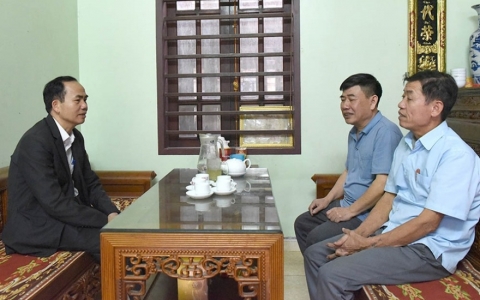 Về với dân...