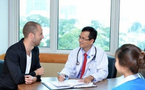 Sắp c&oacute; Đề &aacute;n thu h&uacute;t người nước ngo&agrave;i đến Việt Nam chữa bệnh