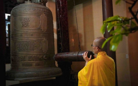 18.491 ngôi chùa trong cả nước đồng loạt cử ba hồi chuông, trống sáng 1/7
