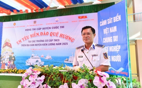 Bộ tư lệnh Vùng Cảnh sát biển 4 đồng hành với ngư dân