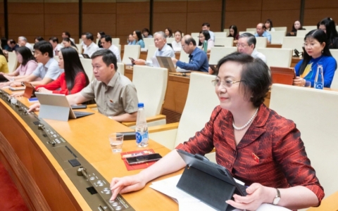 Cách tính lương thưởng mới với công chức chấm dứt thời "làm ít hưởng nhiều"