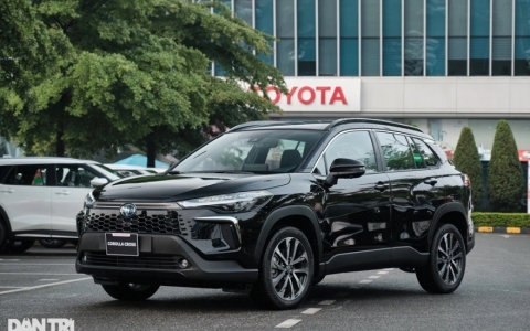 Corolla Cross là xe hybrid hút khách nhất tháng, XL7 bán vượt Innova Cross