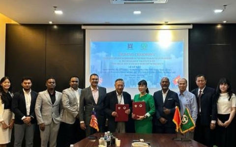 Doanh nghiệp Việt Nam-Malaysia hợp t&aacute;c ph&aacute;t triển sản phẩm cao lương ti&ecirc;u chuẩn Halal