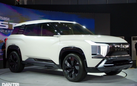 Mitsubishi DST Concept “chào” khách Việt: SUV 7 chỗ đối đầu CX-5, CR-V