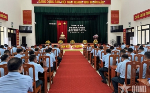 Phát huy truyền thống, viết tiếp chiến công Bộ đội Tên lửa anh hùng