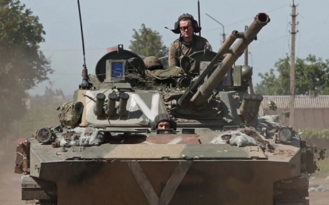 Thành phố Đông Ukraine thất thủ, Nga tiến công thành trì cuối ở Lugansk