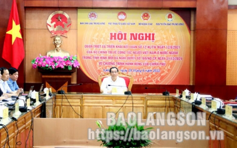 Triển khai toàn diện công tác người Việt Nam ở nước ngoài trong tình hình mới