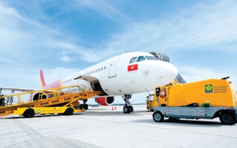 Vietjet tự phục vụ mặt đất, ông lớn SAGS "bay" 40% doanh thu