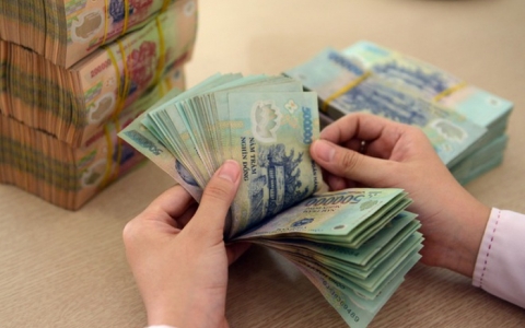 Xử l&yacute; nghi&ecirc;m nh&acirc;n vi&ecirc;n ng&acirc;n h&agrave;ng &eacute;p kh&aacute;ch mua bảo hiểm kh&ocirc;ng cần thiết