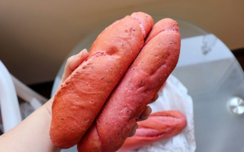 B&aacute;nh m&igrave; thanh long l&ecirc;n b&aacute;o nước ngo&agrave;i: Việt Nam th&iacute;ch nghi s&aacute;ng tạo với Covid-19