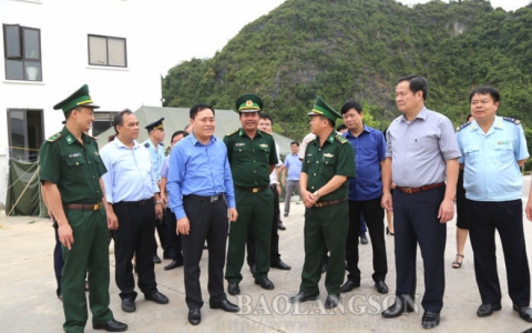 Chủ tịch UBND tỉnh kiểm tra tại các cửa khẩu