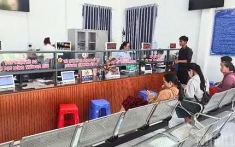 Chuyển đổi số - &ldquo;ch&igrave;a kh&oacute;a&rdquo; vận h&agrave;nh hiệu quả ch&iacute;nh quyền cơ sở