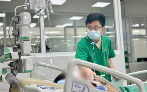 Liên tiếp các ca nguy kịch vì uống rượu như nước, có cả phụ nữ