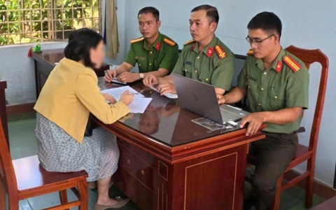 Mời làm việc một phụ nữ đăng tin sai sự thật về bảo hiểm xã hội