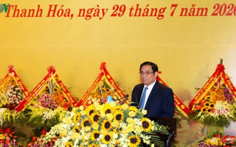 &Ocirc;ng Phạm Minh Ch&iacute;nh dự lễ kỷ niệm 90 năm th&agrave;nh lập Đảng bộ Thanh H&oacute;a