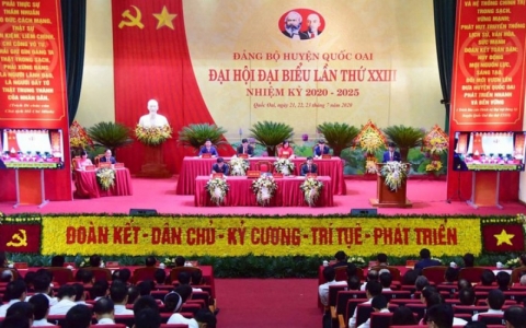 &Ocirc;ng Vương Đ&igrave;nh Huệ dự Đại hội đại biểu Đảng bộ huyện Quốc Oai