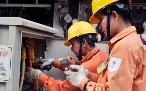 Tiêu thụ điện ở Hà Nội cao nhất lịch sử, EVN cảnh báo hóa đơn điện tăng vọt