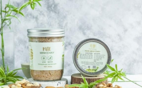 7 người ngộ độc pate Minh Chay phải thở máy