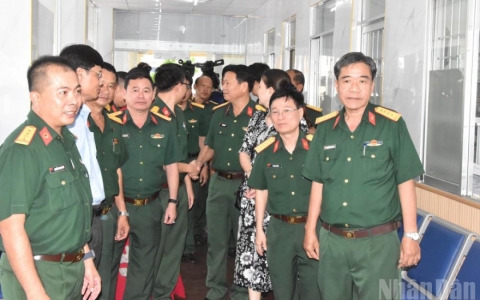 Bệnh viện Qu&acirc;n y 120 phục vụ bệnh nh&acirc;n tại nh&agrave;