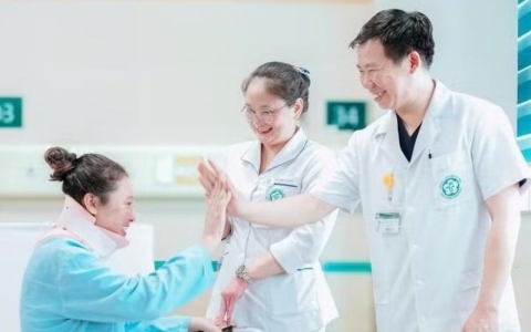 Du lịch y tế Việt Nam hướng đến mục ti&ecirc;u doanh thu 1 tỷ USD năm 2030: Chuy&ecirc;n gia n&oacute;i g&igrave;?