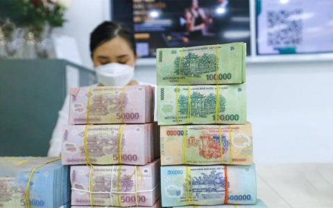 H&agrave;ng tỷ cổ phiếu mới chuẩn bị "bơm ra" thị trường: Nh&oacute;m "&ocirc;ng lớn" ng&acirc;n h&agrave;ng quốc doanh g&acirc;y ch&uacute; &yacute;