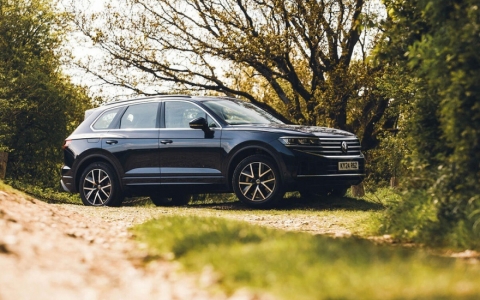 Mẫu xe "song sinh" với Porsche Cayenne sẽ bị ngừng sản xuất vào năm 2026?