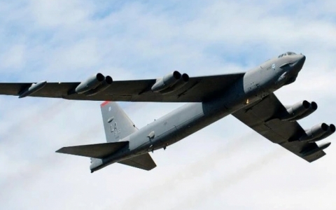 Mỹ đưa "ph&aacute;o đ&agrave;i bay" B-52 tới gần bi&ecirc;n giới Nga