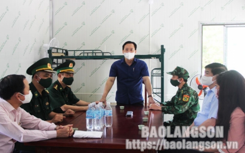 Thường trực Tỉnh ủy kiểm tra c&ocirc;ng t&aacute;c ph&ograve;ng chống dịch tại cửa khẩu Chi Ma, huyện Lộc B&igrave;nh
