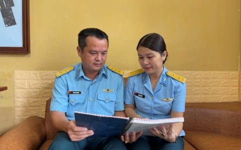 Duyên tình cánh sóng, cánh bay