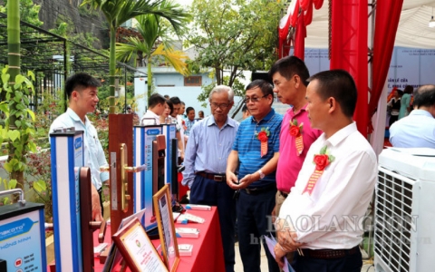 Giới thiệu m&ocirc; h&igrave;nh tr&igrave;nh diễn kỹ thuật sản xuất bản lề cửa