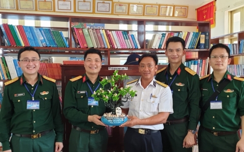 Những ngày “Hướng về phía bình minh”