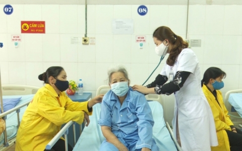 Th&aacute;i Nguy&ecirc;n chăm s&oacute;c, bảo vệ người cao tuổi trong m&ugrave;a Covid-19