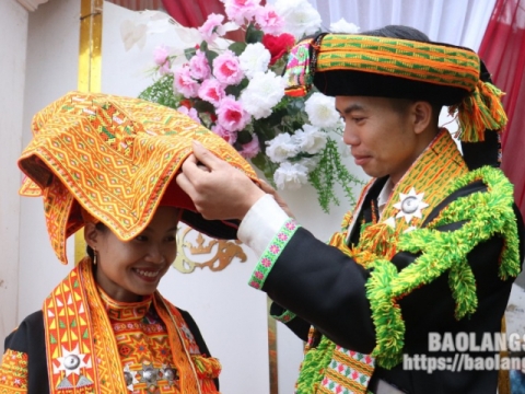 Nét đẹp trong lễ cưới của người Dao Lù Gang ở Công Sơn