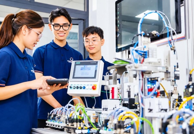 Đưa đ&agrave;o tạo b&aacute;n dẫn đến gần quy tr&igrave;nh c&ocirc;ng nghiệp
