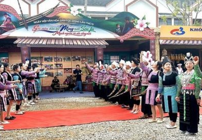 Khai mạc c&aacute;c hoạt động văn h&oacute;a, thể thao trong Ng&agrave;y hội Văn h&oacute;a d&acirc;n tộc M&ocirc;ng lần thứ 4 tại Điện Bi&ecirc;n