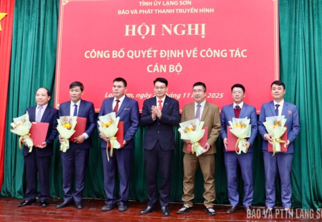 B&aacute;o v&agrave; PTTH Lạng Sơn c&ocirc;ng bố c&aacute;c quyết định về c&ocirc;ng t&aacute;c c&aacute;n bộ