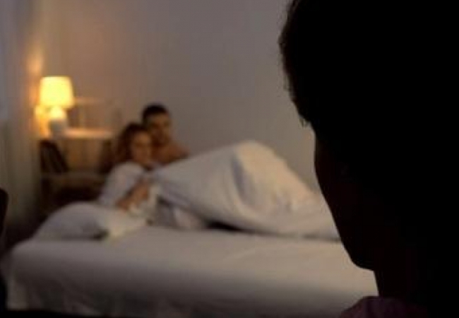 Bị xử lý hình sự vì ngoại tình khi chưa ly hôn