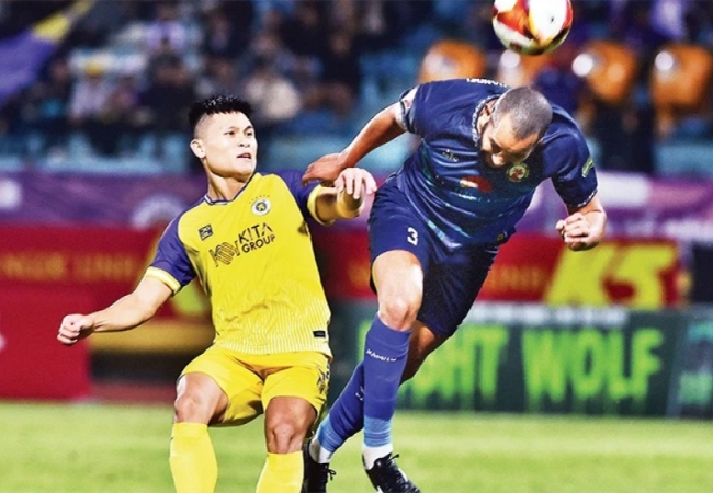 Thép Xanh Nam Định củng cố ngôi đầu, Hà Nội FC thua trên sân nhà