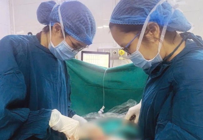 Nhập viện muộn, nhiều phụ nữ ở TPHCM nguy kịch v&igrave; u buồng trứng xoắn