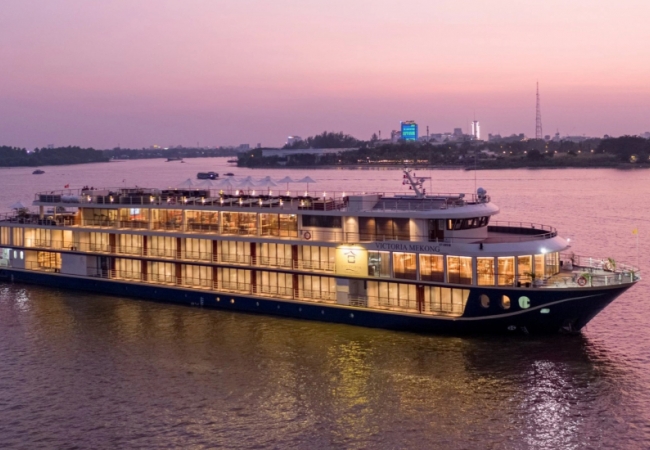 Cận cảnh du thuyền triệu đô trên sông Mekong: Có sân golf, rạp phim