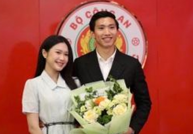 Đo&agrave;n Văn Hậu gia hạn hợp đồng với CLB C&ocirc;ng an H&agrave; Nội