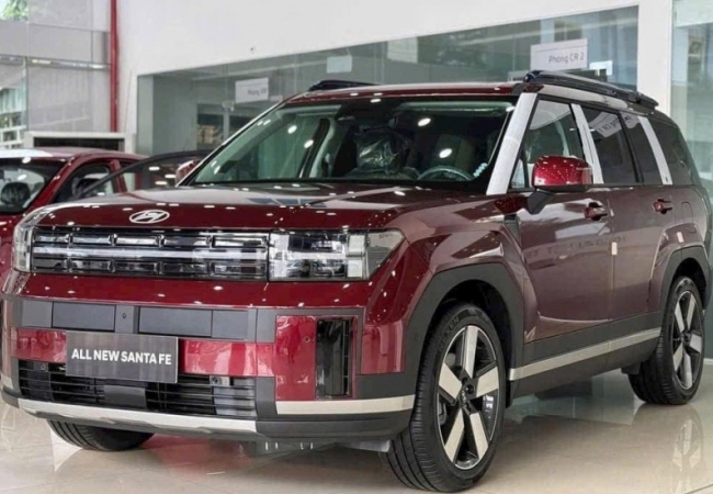 Đại lý giảm giá tới 200 triệu đồng cho Hyundai Santa Fe