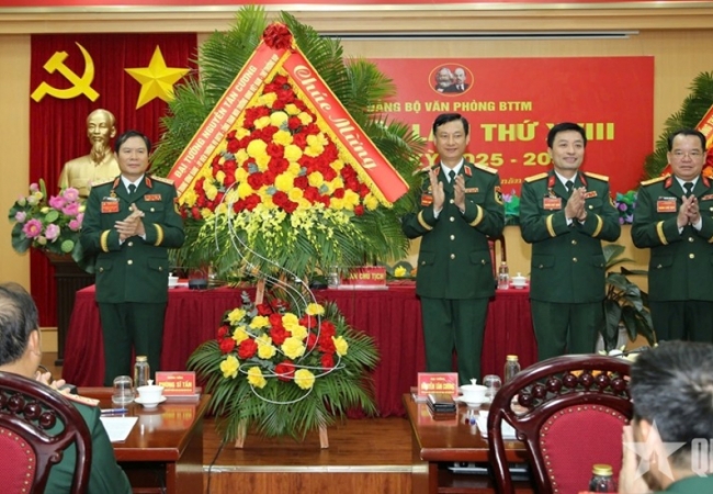 Đại tướng Nguyễn Tân Cương dự Đại hội Đảng bộ Văn phòng Bộ Tổng Tham mưu lần thứ XVIII