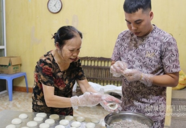 Dân dã bánh xì ón Xứ Lạng