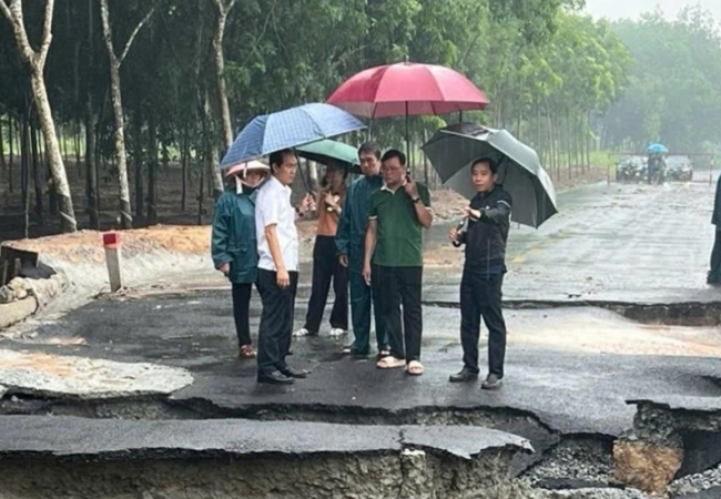Mưa cực lớn gây thiệt hại một số địa phương phía Nam