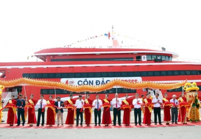 Thành phố Hồ Chí Minh đi Côn Đảo bằng tàu cao tốc hơn 4 giờ đồng hồ
