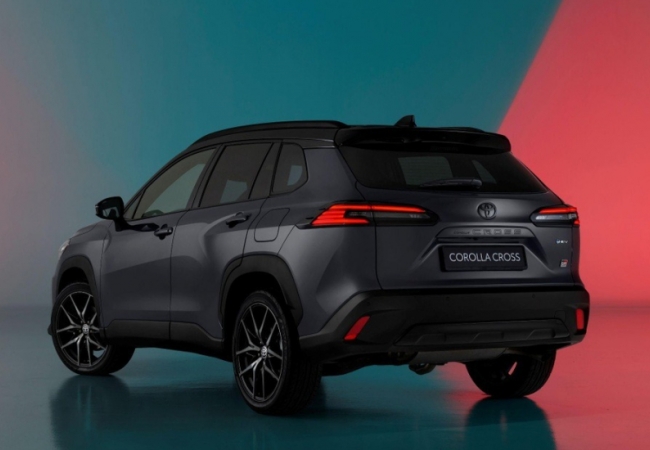 Toyota bổ sung Corolla Cross bản thể thao, dùng dàn treo "xịn" như Camry