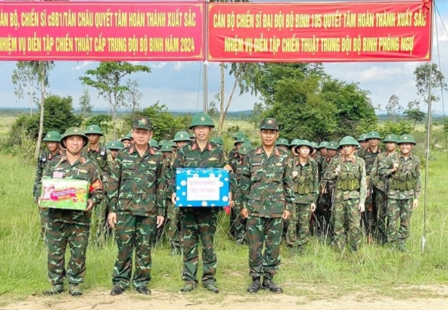 Bộ Chỉ huy Quân sự tỉnh Tây Ninh diễn tập trung đội bộ binh bắn đạn thật