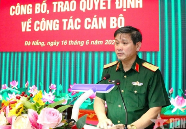 Quân khu 5 công bố, trao quyết định về công tác cán bộ